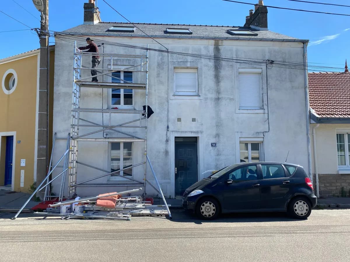 Intérieur avant transformation à Rezé - espace vétuste nécessitant une rénovation