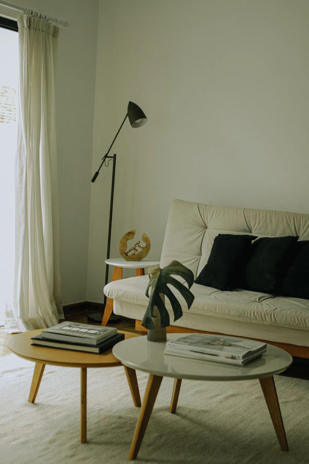 Séjour lumineux d'un logement nantais rénové par Renov Habitat